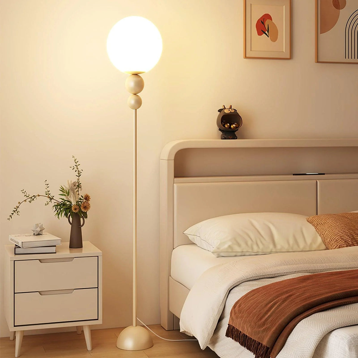 Minimalist Creative Flower Bud Cream Style Floor Lamp
