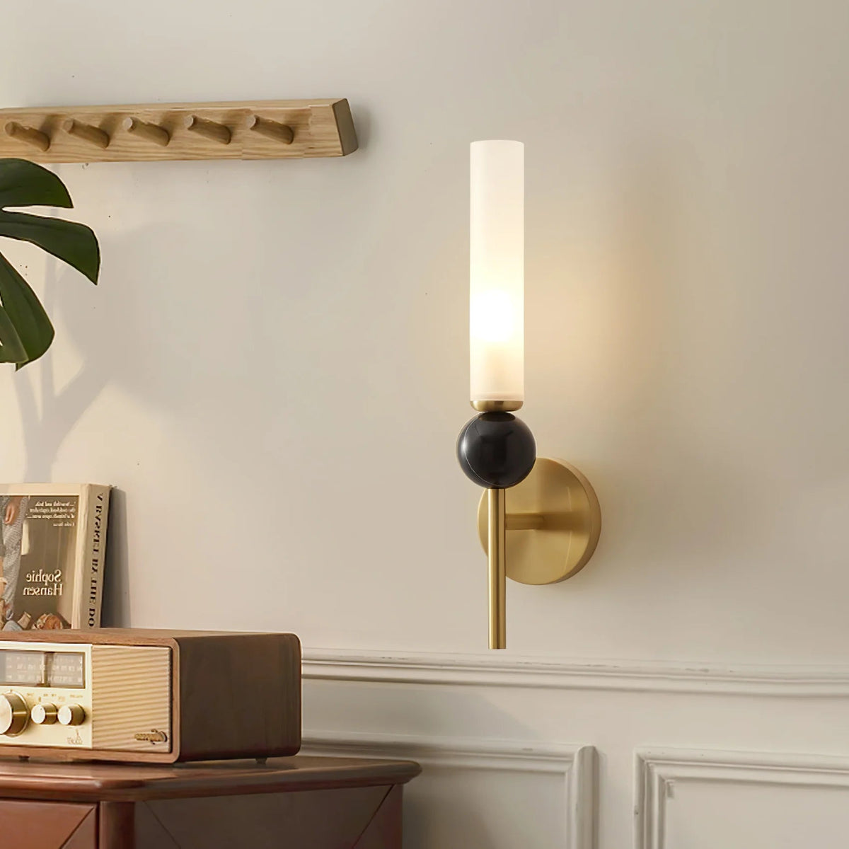 Vertical Marble Accent Wall Light