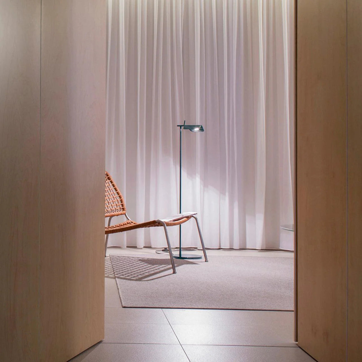 Flexbeam Floor Lamp