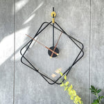 Quadratische Wanduhr