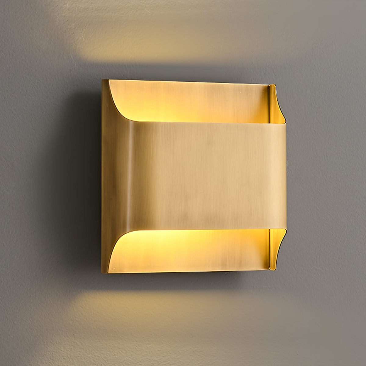 Leclerc Brass Wall Sconce – Handcrafted Solid Brass Lighting for Modern Interiors