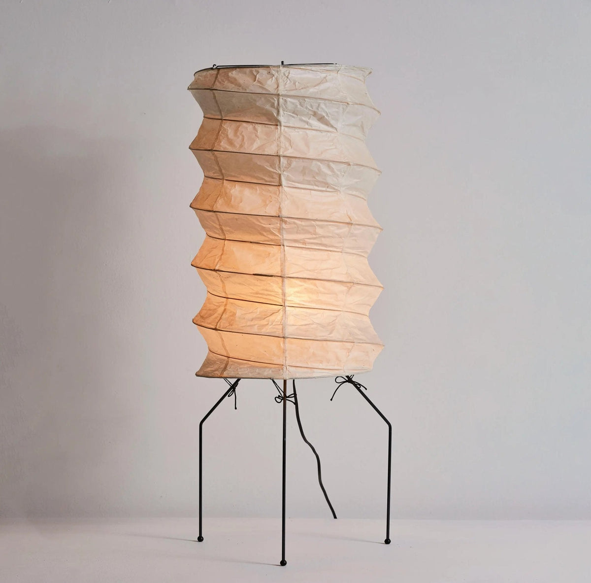 Kaze Origami Floor Lamp – Handcrafted Washi Paper & Iron Sculptural Light