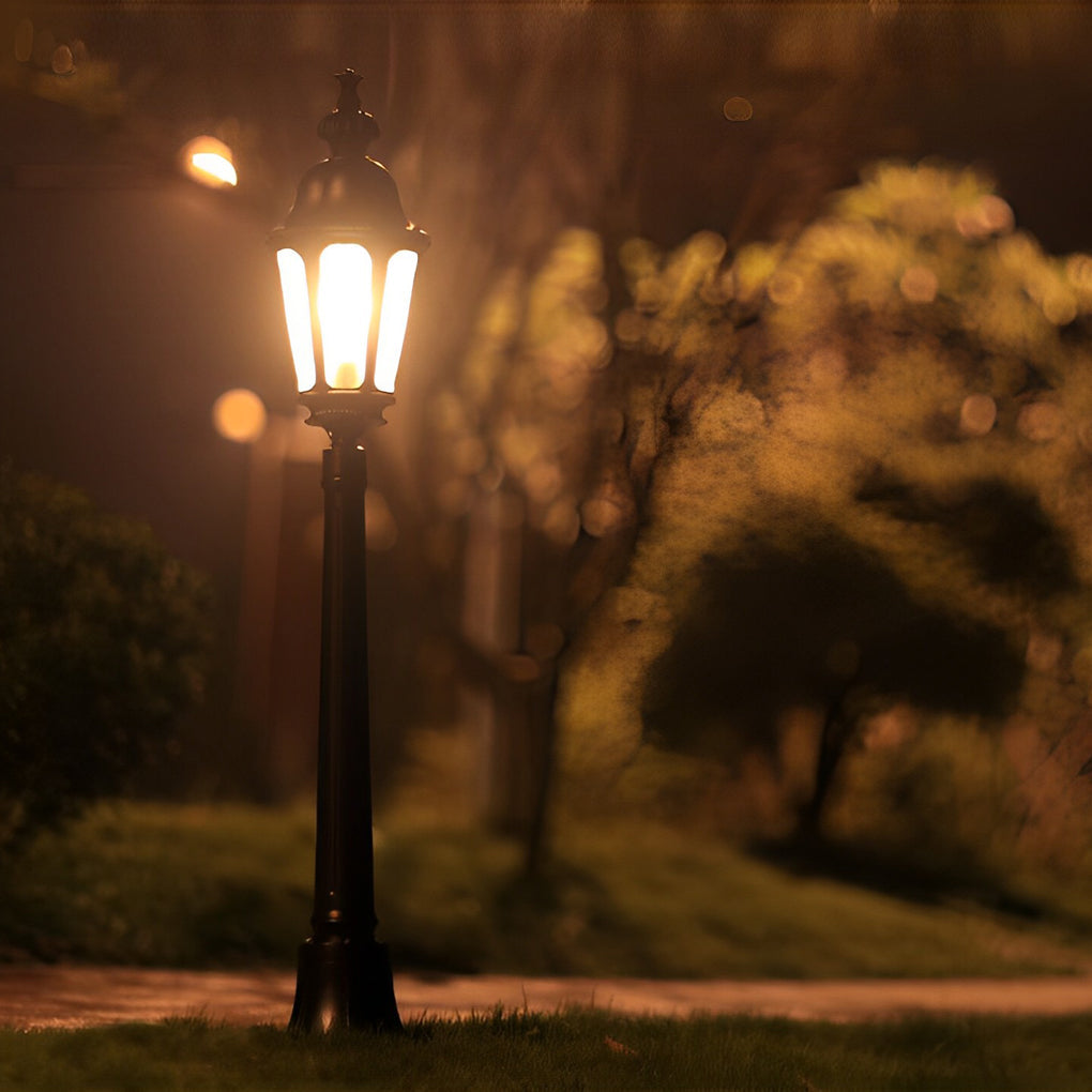 European-Style LED Pathway Lamp Post in Black for Garden and Courtyard