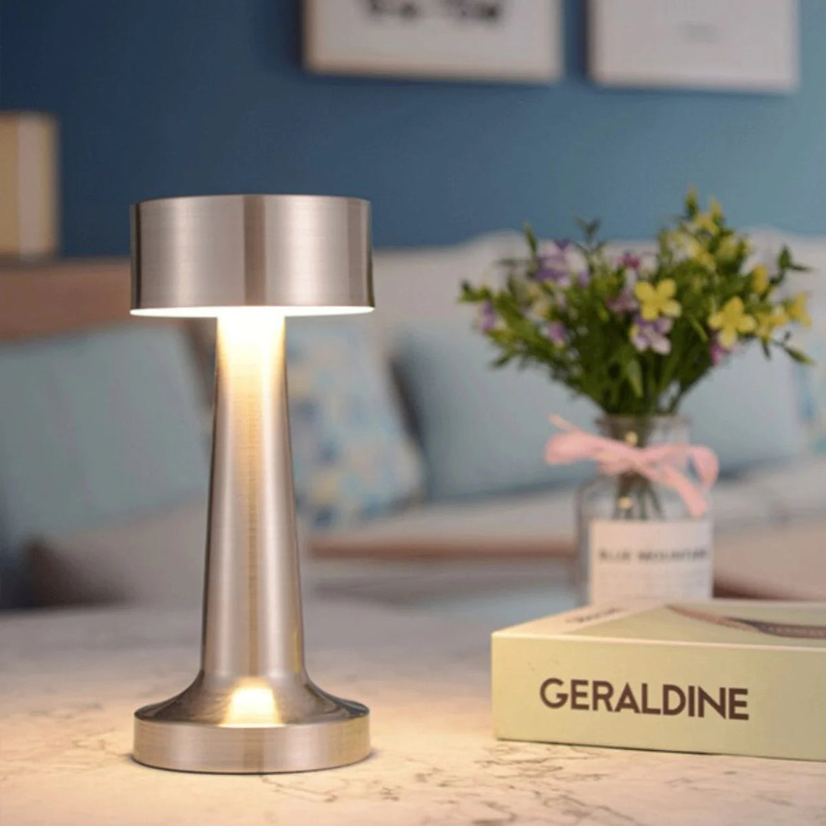 Atmospheric Touch Creative Decorative Table Lamp