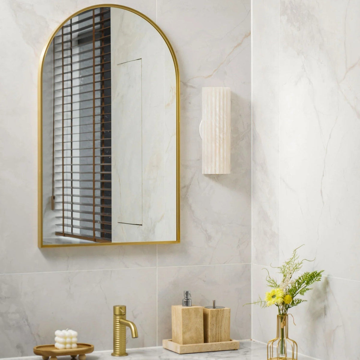 Serra Alabaster Sconce