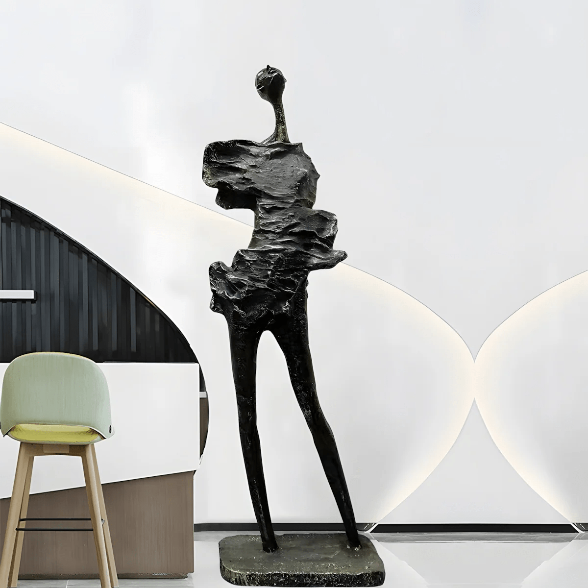 Dravik Sculptural Floor Ornament – Modern Nordic Art Piece for Refined Interiors