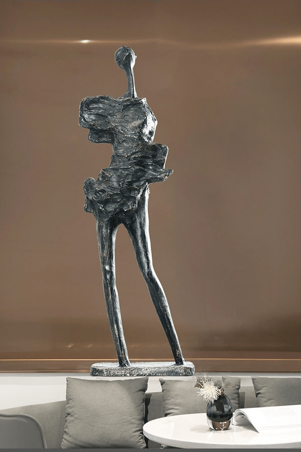 Dravik Sculptural Floor Ornament – Modern Nordic Art Piece for Refined Interiors