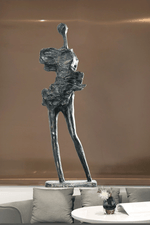 Dravik Sculptural Floor Ornament – Modern Nordic Art Piece for Refined Interiors