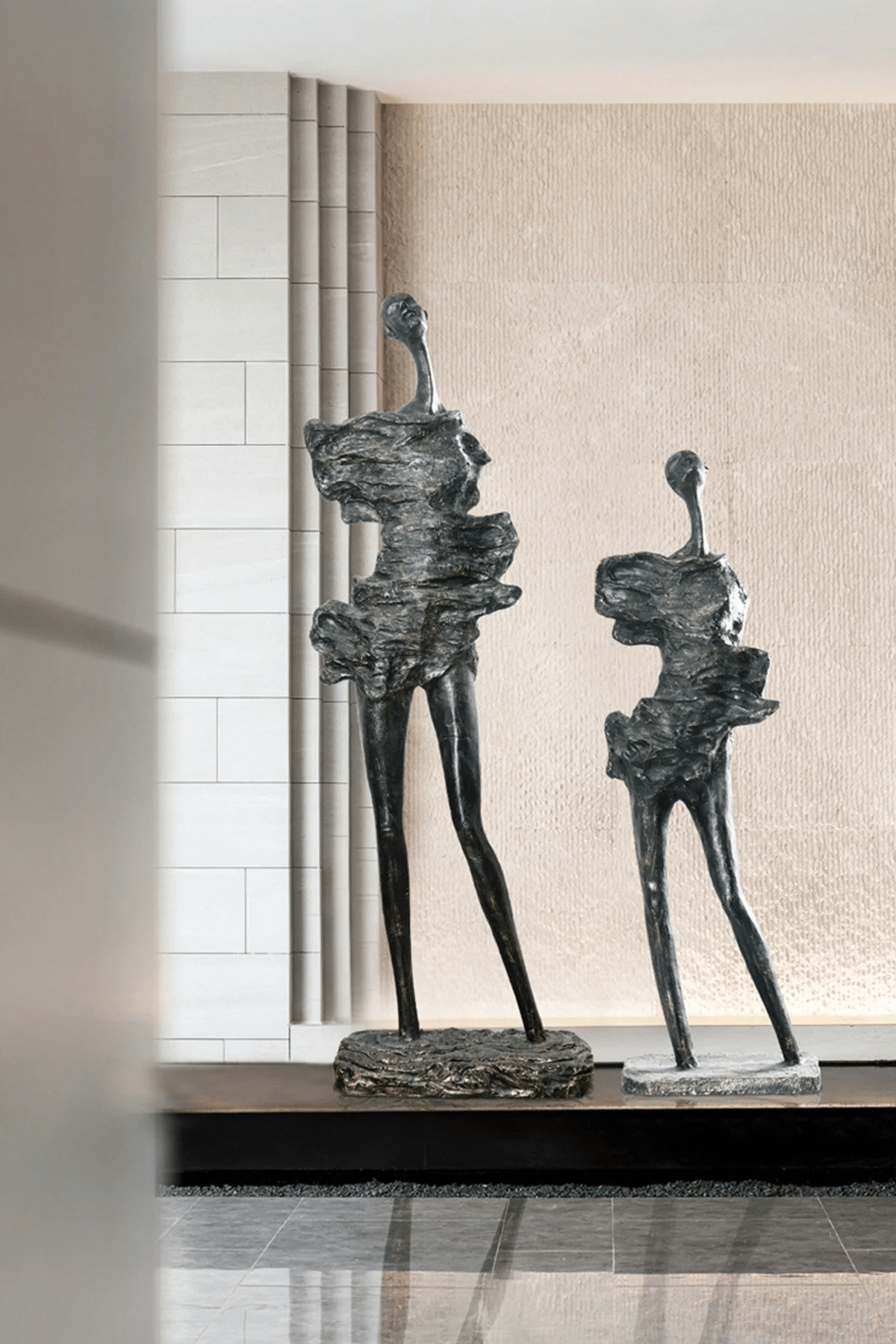 Dravik Sculptural Floor Ornament – Modern Nordic Art Piece for Refined Interiors