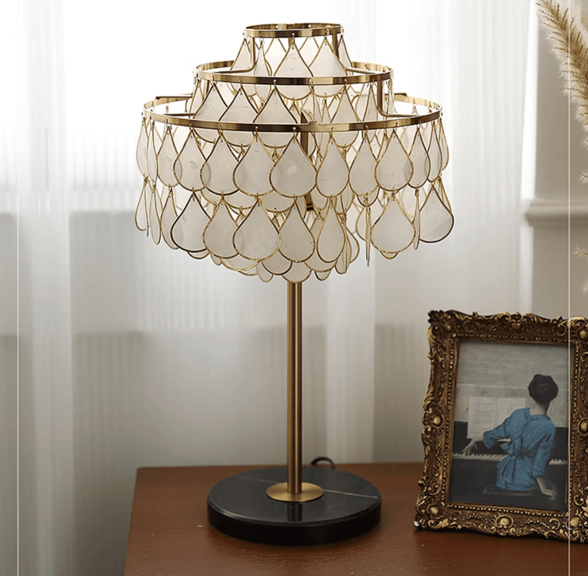 Teardrops Shell Table Lamp in Gold and Black Marble