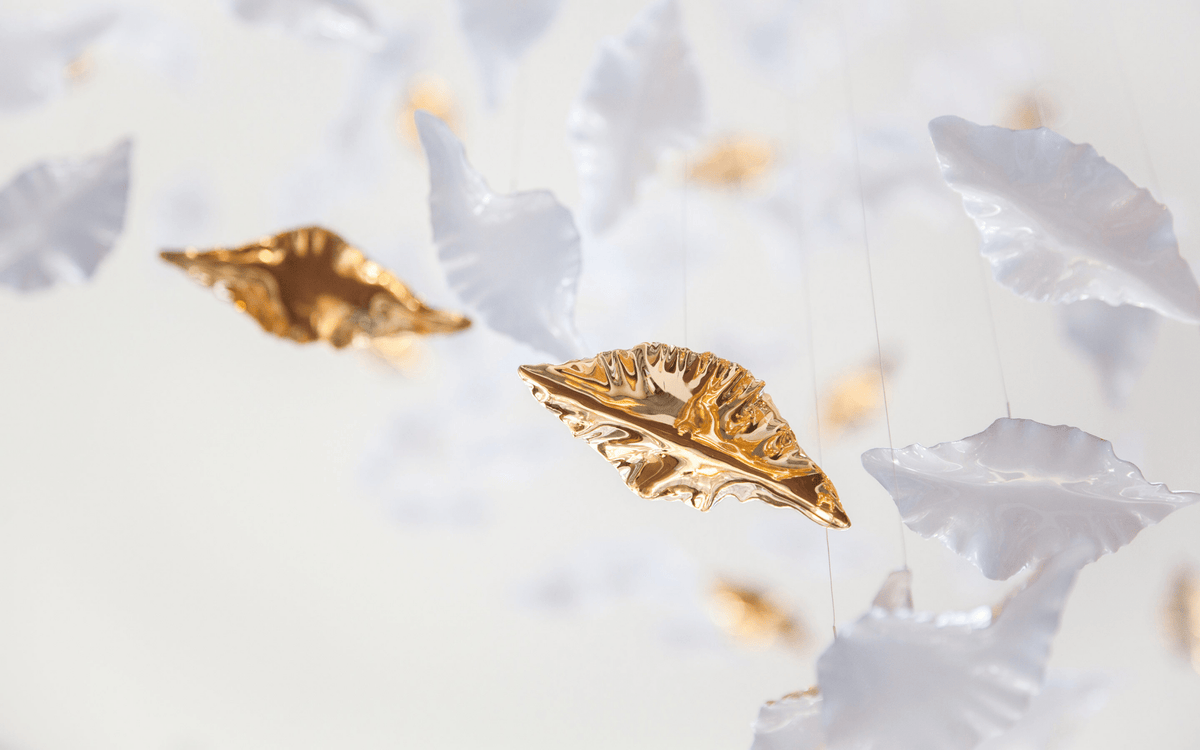 Sculptural Glass Leaf Chandelier — Twisted Modern Pendant for Grand Interiors