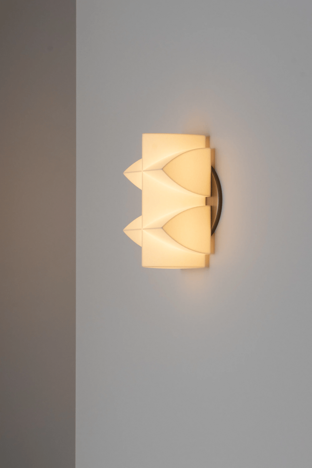 Naala Wall Sconce – Modern Metal LED Wall Light for Bedroom & Living Room