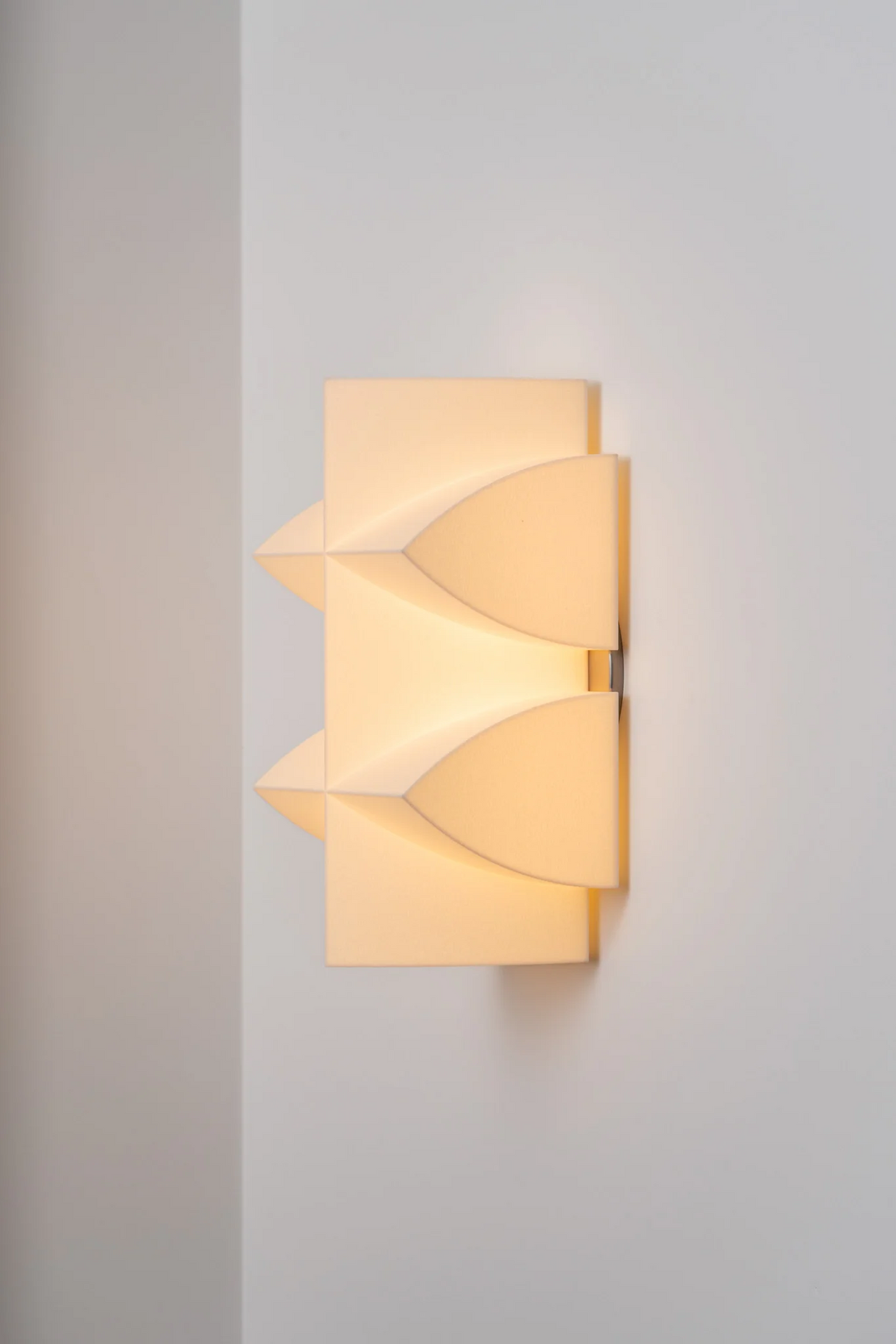 Naala Wall Sconce – Modern Metal LED Wall Light for Bedroom & Living Room