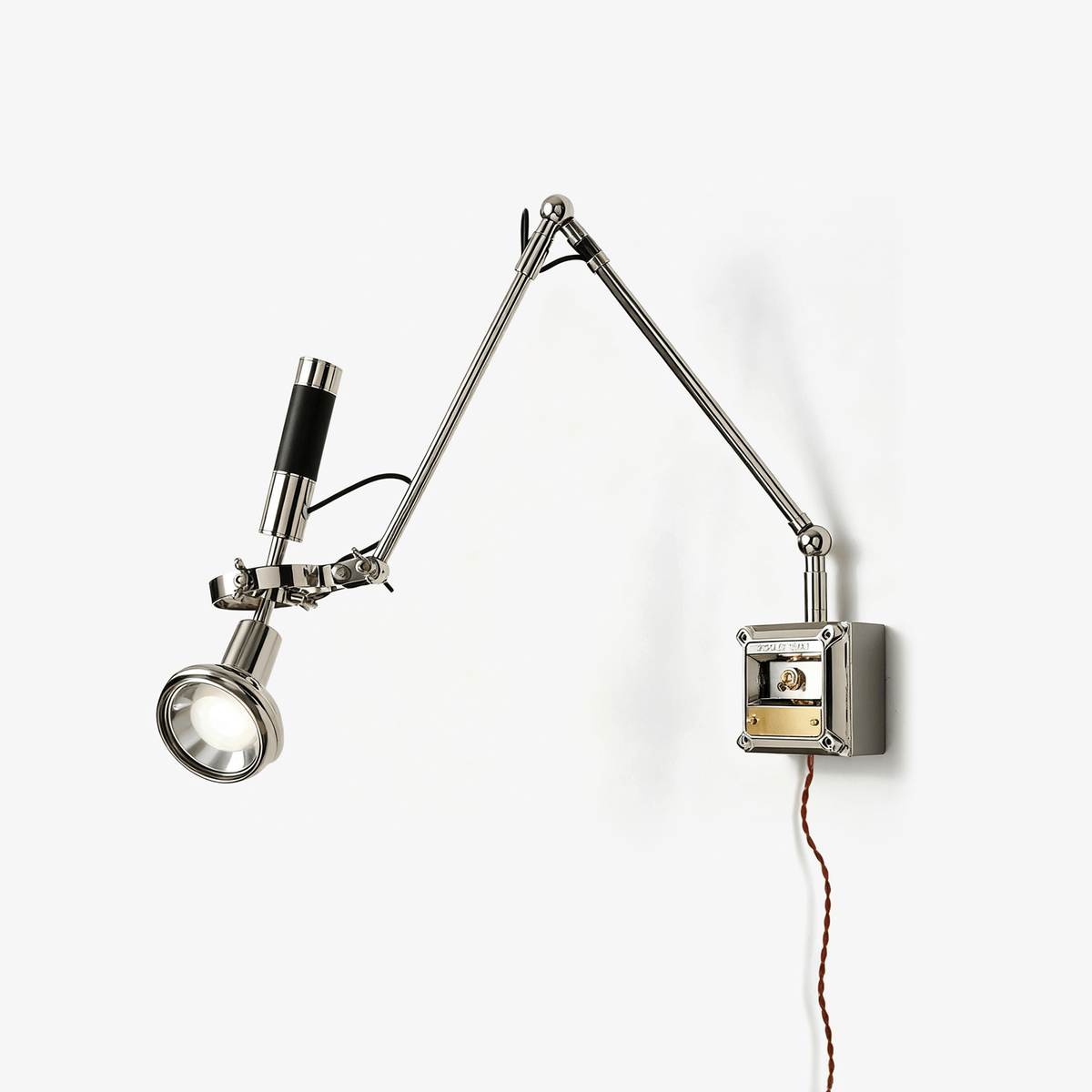 Precision Beam Plug-In Wall Sconce – Adjustable Modern Metal Lamp