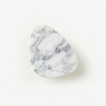 Sole Wall Hook in Natural Onyx – Sculptural Stone Coat Hook for Entryways and Bedrooms