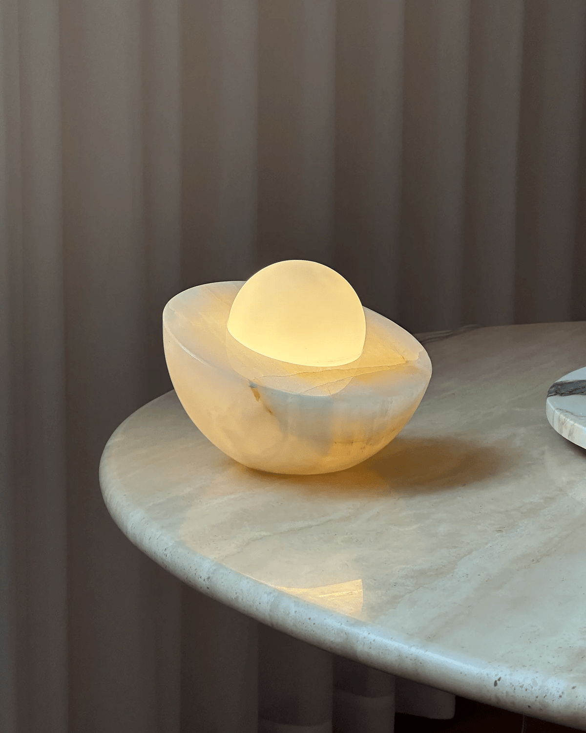 Halo Pebble Stone Table Lamp – Natural Onyx Base with Frosted Glass Globe