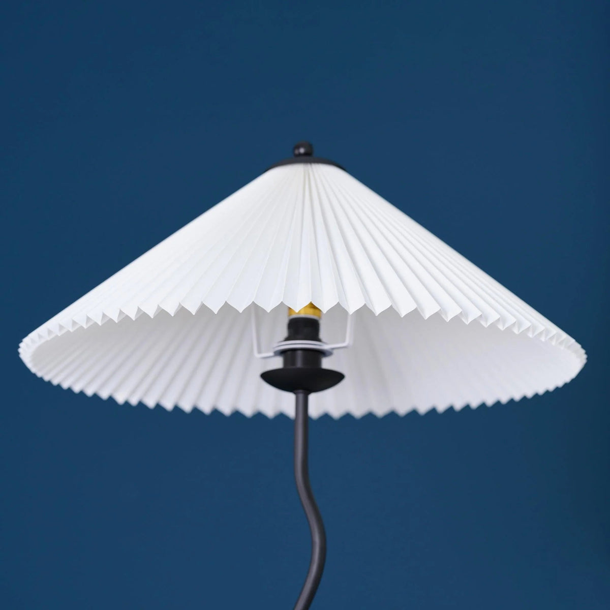Serpentine Glow Floor Lamp