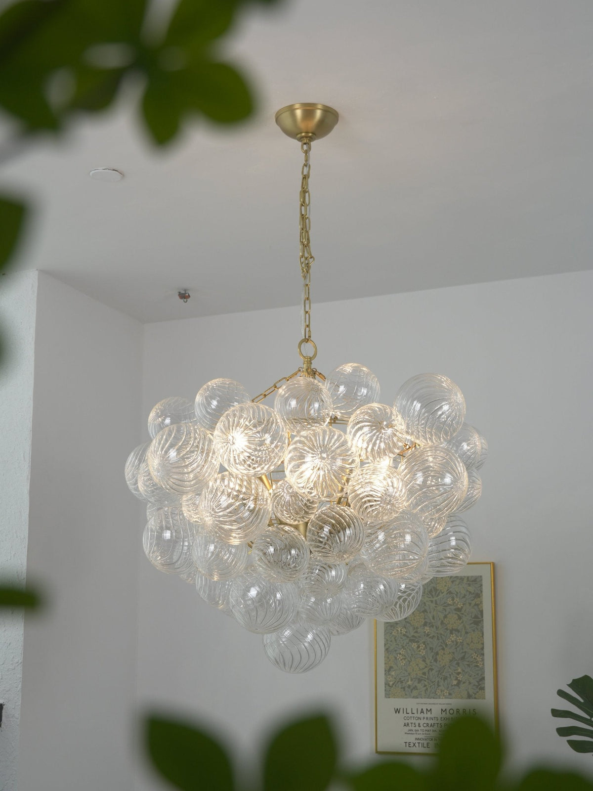 Lumière Cascade Glass Ball Chandelier – Modern Sculptural Pendant Light