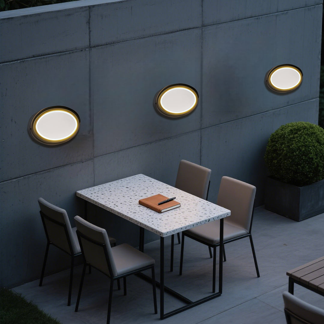 Minimalist Outdoor Wall Sconce in Black – Waterproof LED for Modern Facades