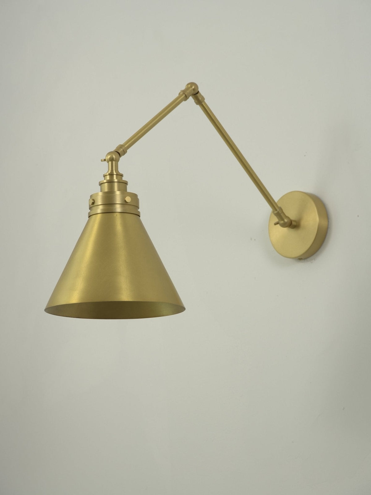 Edwin Swing Arm Wall Sconce in Brushed Brass – Adjustable Reading Light for Bedroom & Living Room