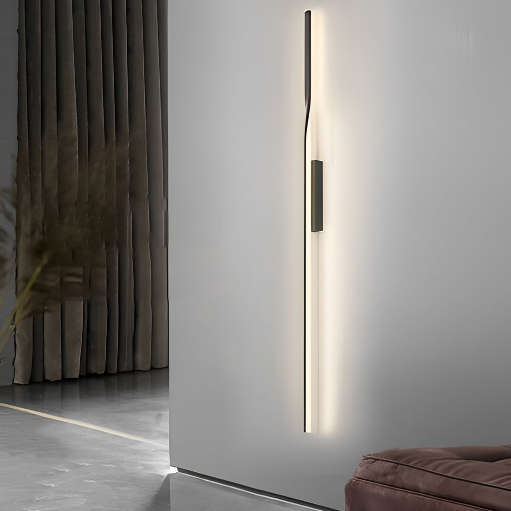 Linear LED Wall Sconce in Matte Black for Modern Interiors