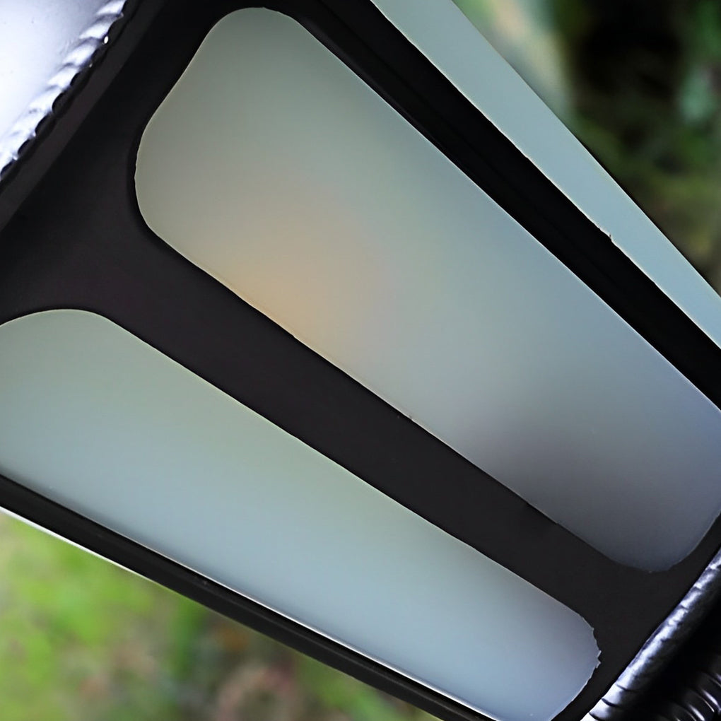 European-Style LED Pathway Lamp Post in Black for Garden and Courtyard