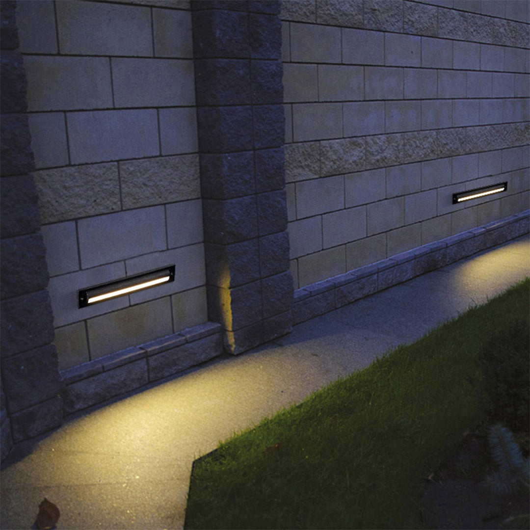 Linear LED Step Light – Minimalist Architectural Outdoor Fixture