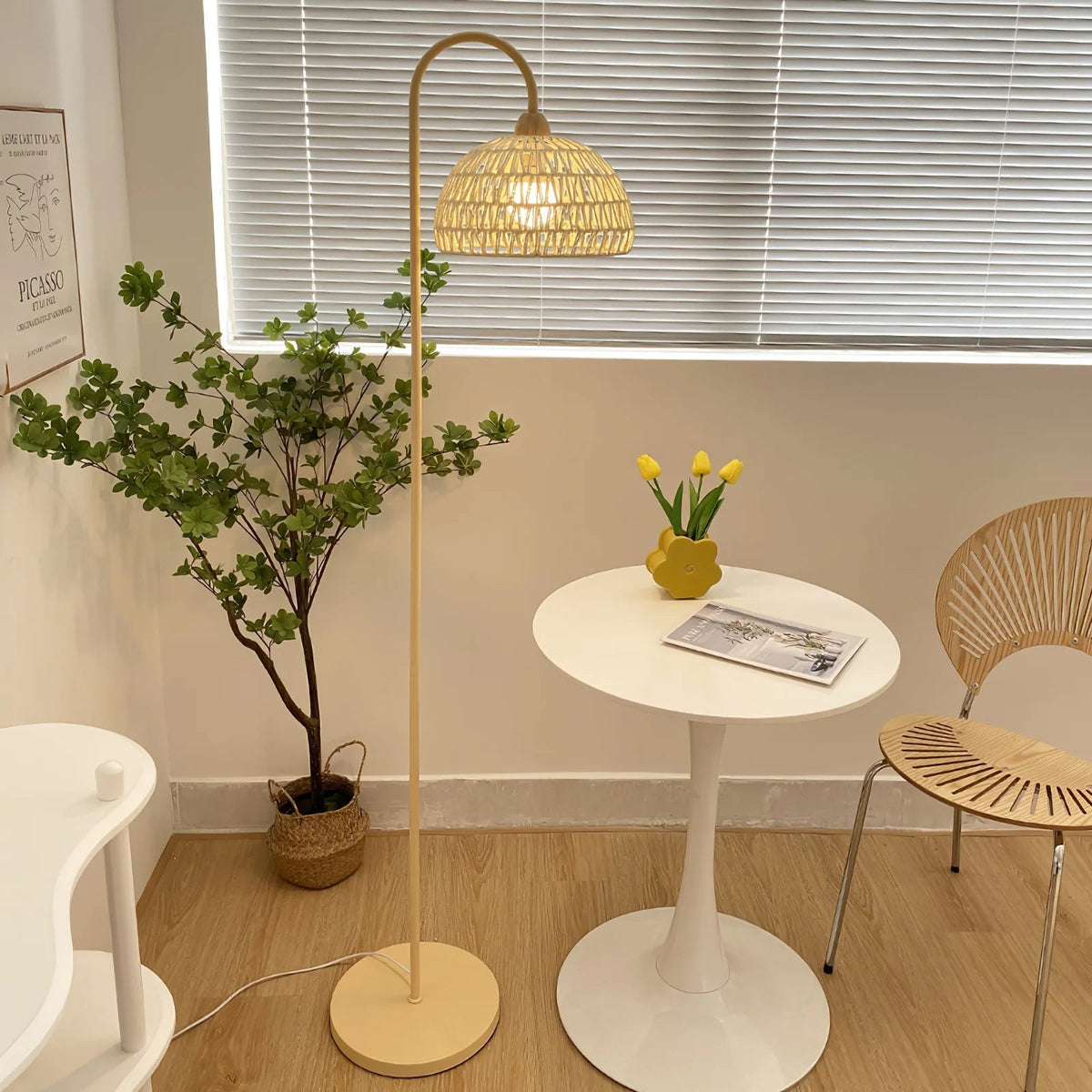 Rattan Bend Floor Lamp