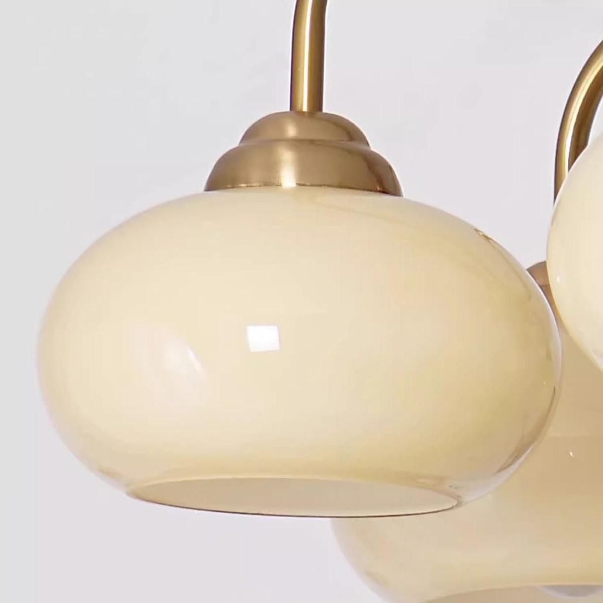 American Retro Style Restaurant With A Persimmon Pendant Light