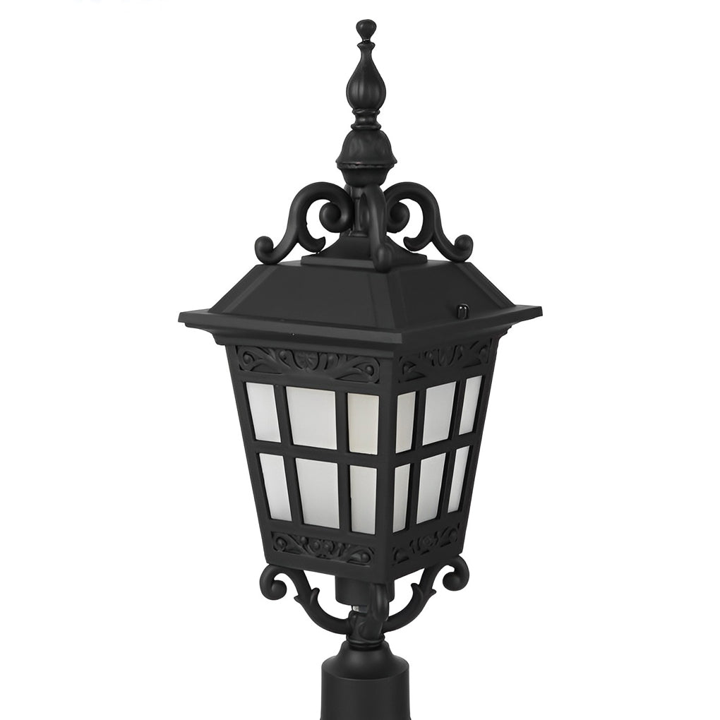 European Aluminum Post Lamp for Garden and Pathway Illumination