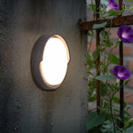 Minimalist Outdoor Wall Sconce in Black – Waterproof LED for Modern Facades