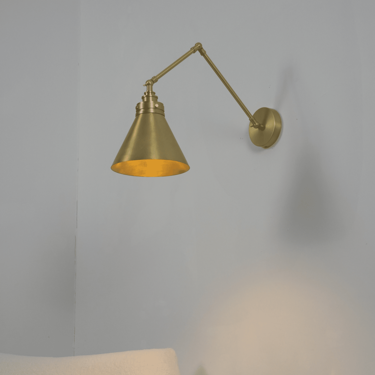 Edwin Swing Arm Wall Sconce in Brushed Brass – Adjustable Reading Light for Bedroom & Living Room