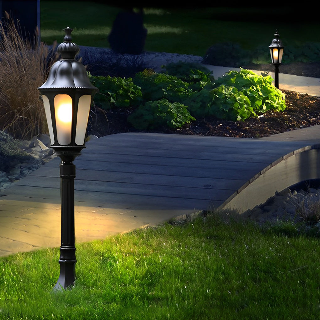 European-Style LED Pathway Lamp Post in Black for Garden and Courtyard