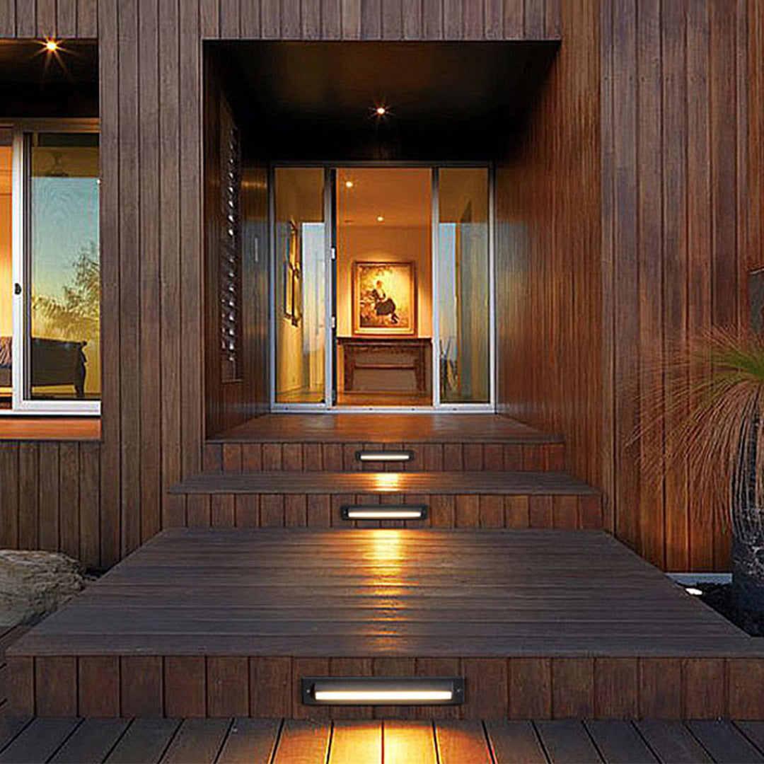 Linear LED Step Light – Minimalist Architectural Outdoor Fixture