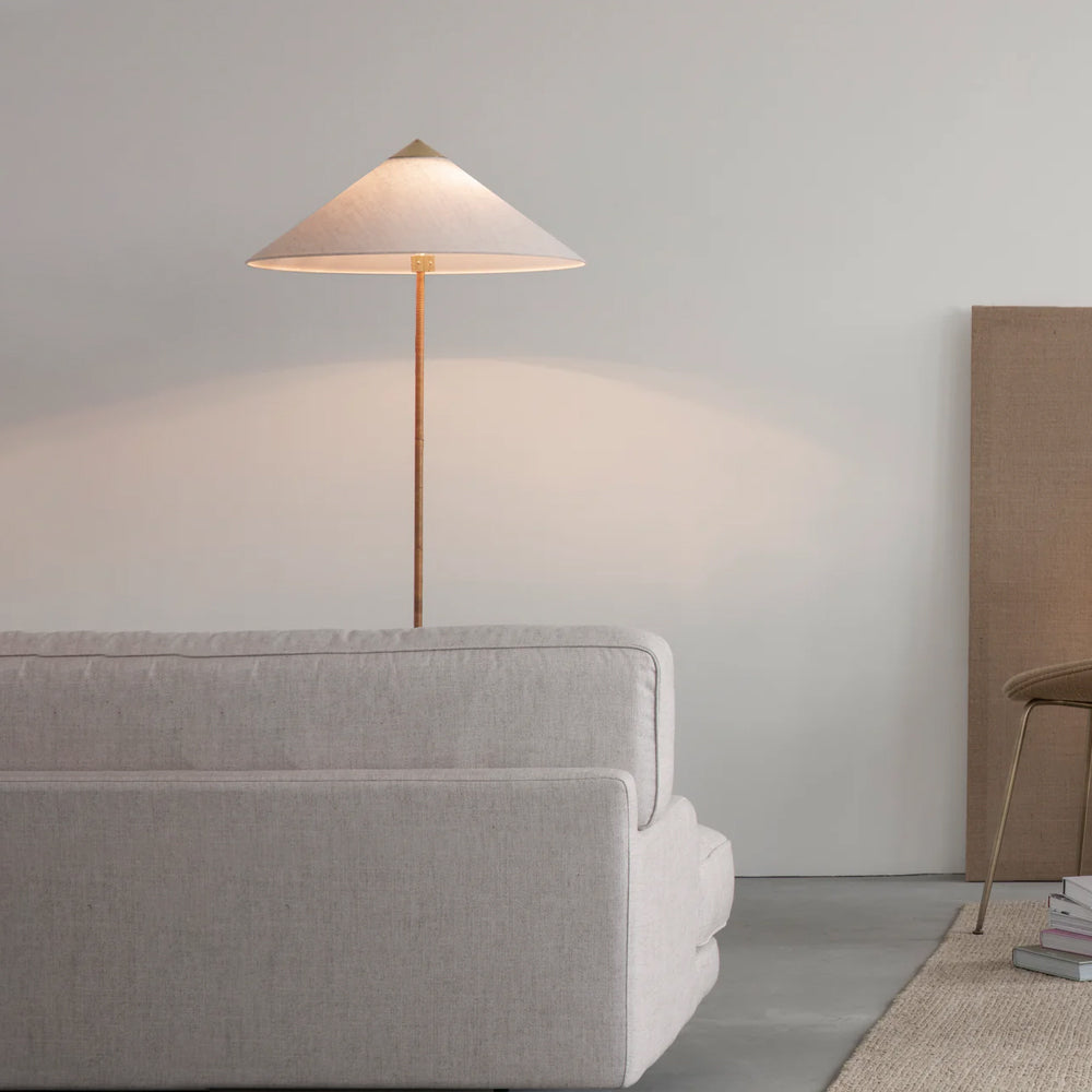 9602 Floor Lamp