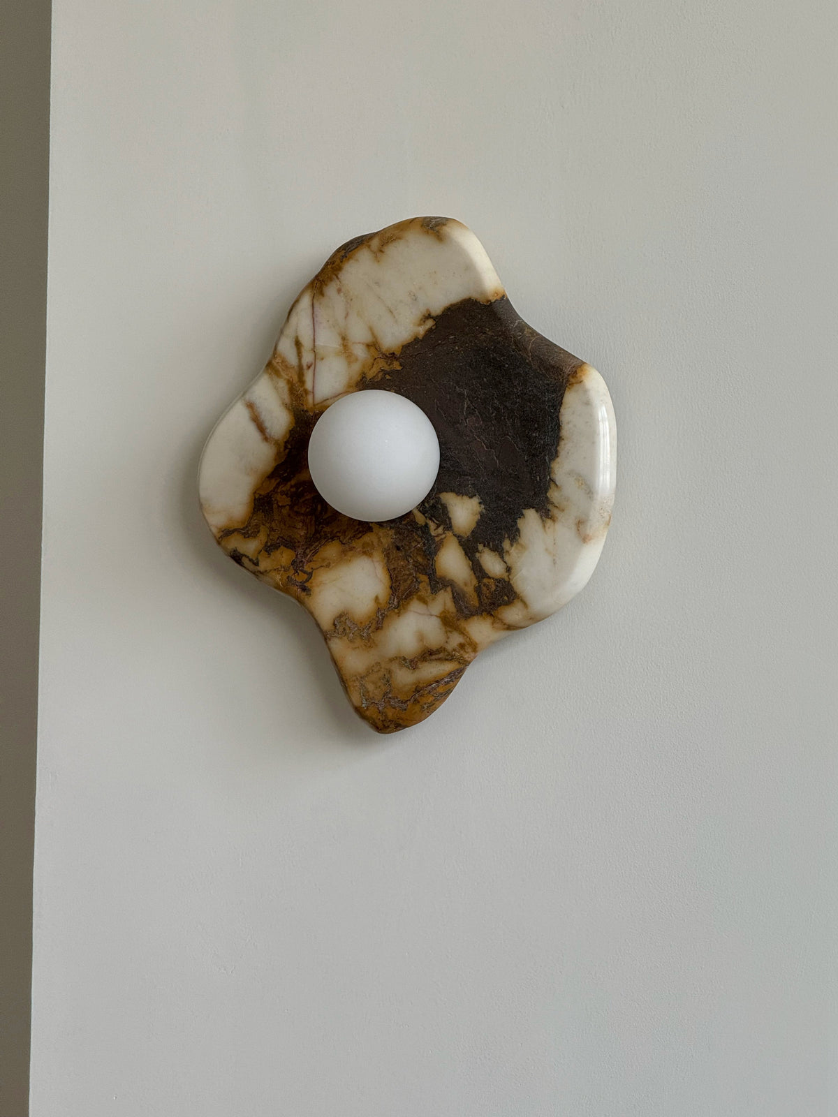 abnormal-marble-wall-lamp