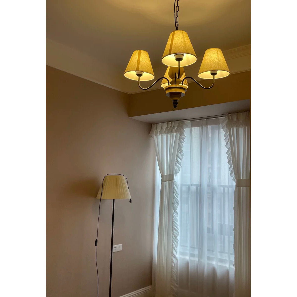 adela-wood-chandelier