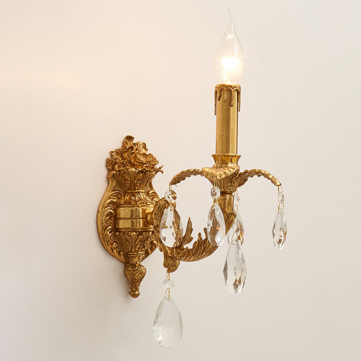 adriana-brass-wall-lamp