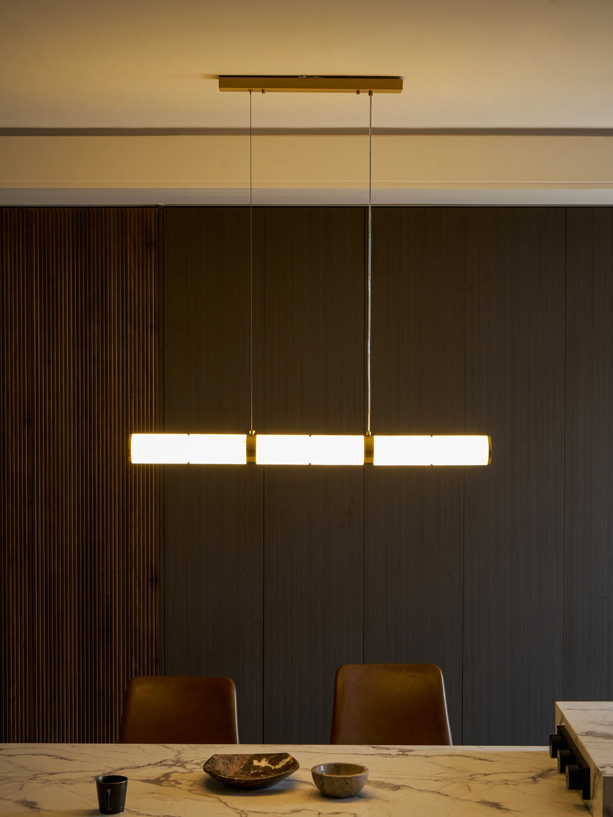 Alabaster Beam Linear Pendant Light in Brass for Modern Interiors