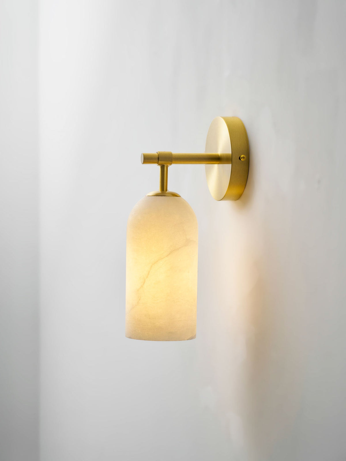Pillar Alabaster Wall Sconce – Natural Stone, Brushed Gold Accent