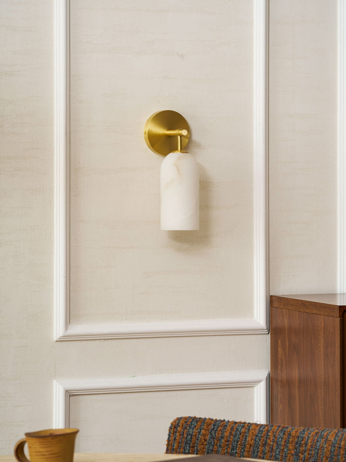Pillar Alabaster Wall Sconce – Natural Stone, Brushed Gold Accent