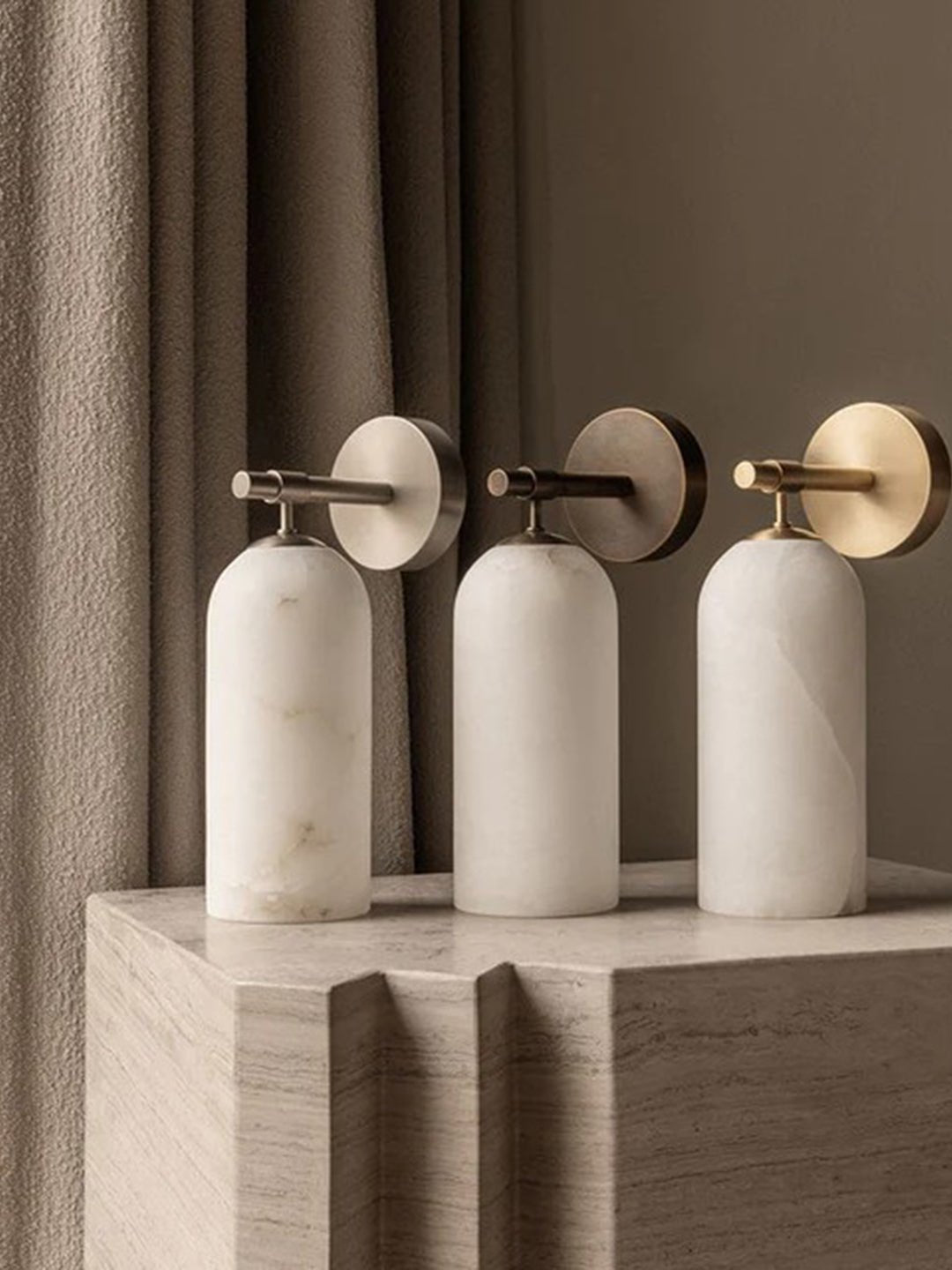 Pillar Alabaster Wall Sconce – Natural Stone, Brushed Gold Accent