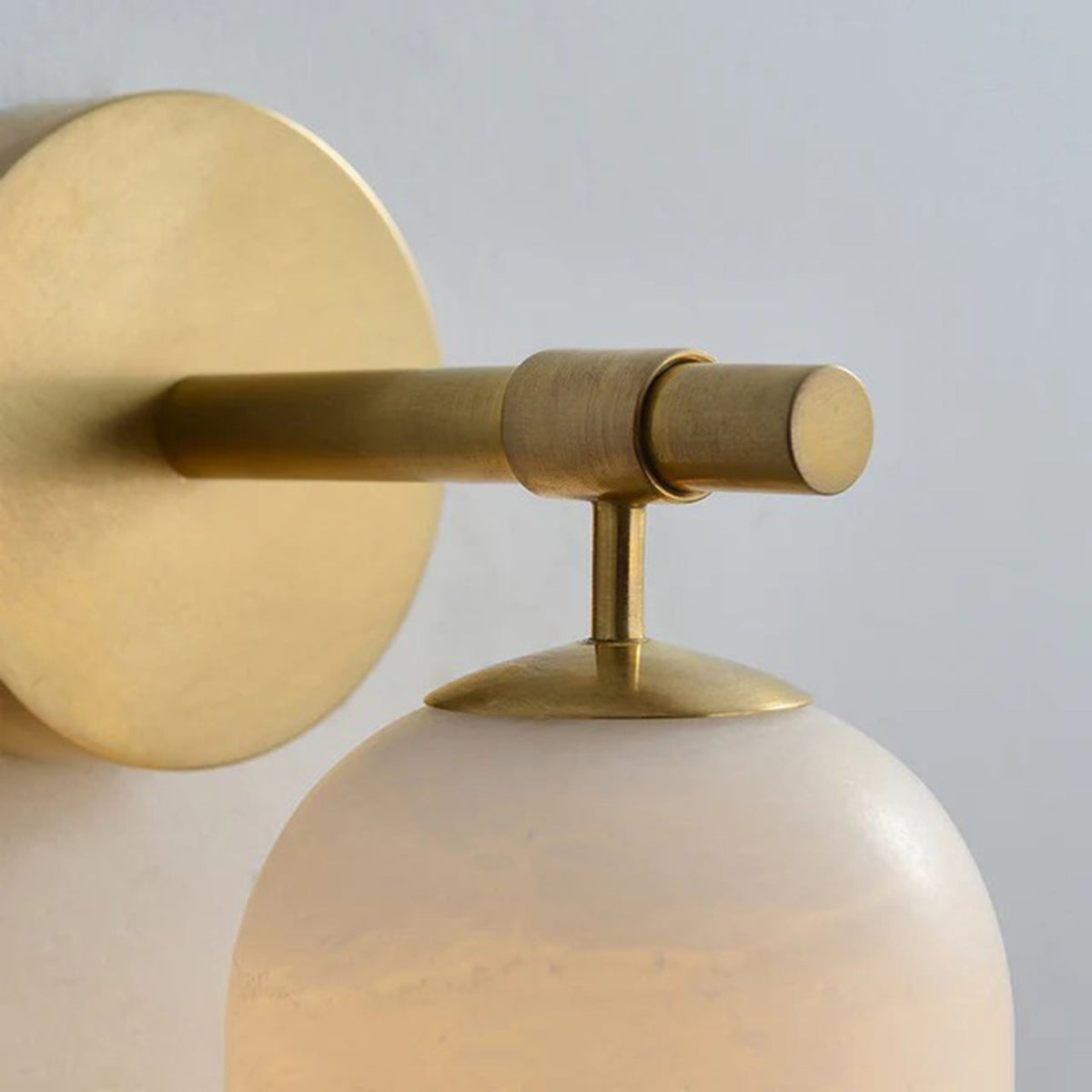 Pillar Alabaster Wall Sconce – Natural Stone, Brushed Gold Accent