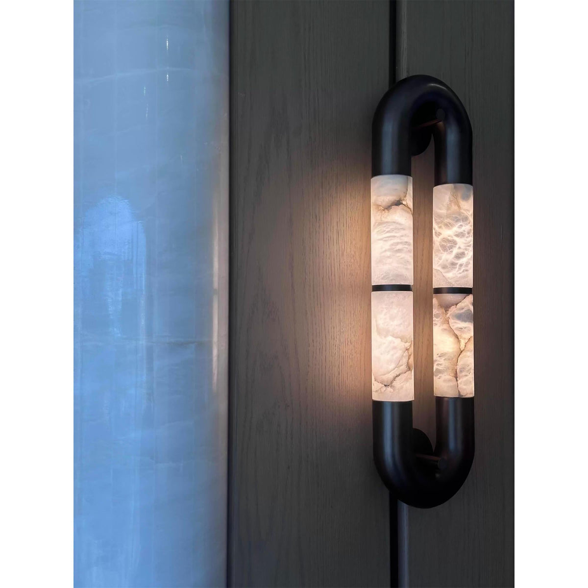 alabaster-banded-koko-sconce