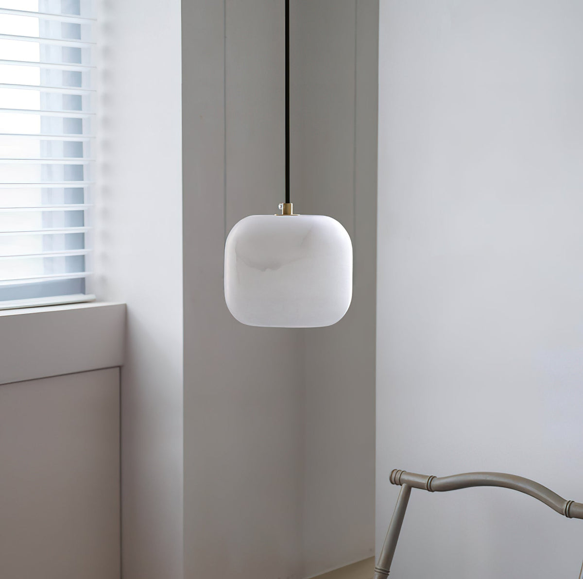 alabaster-bedside-pendant-light
