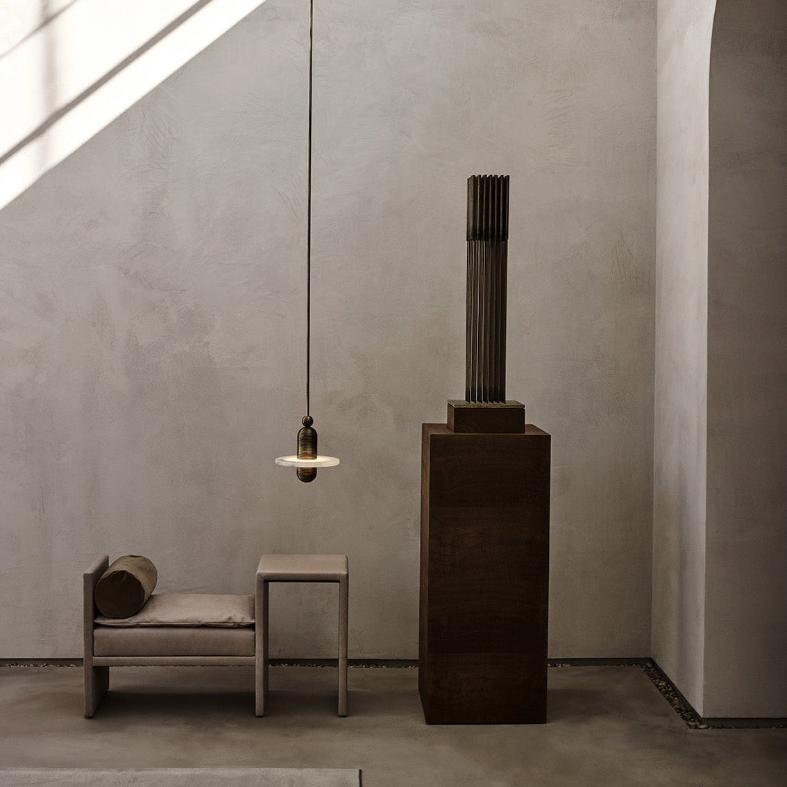 alabaster-comet-pendant-lamp