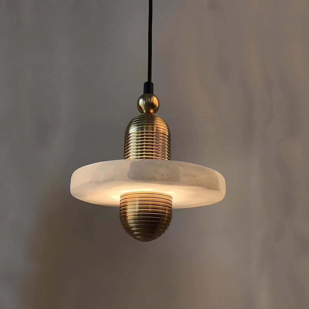 alabaster-comet-pendant-lamp