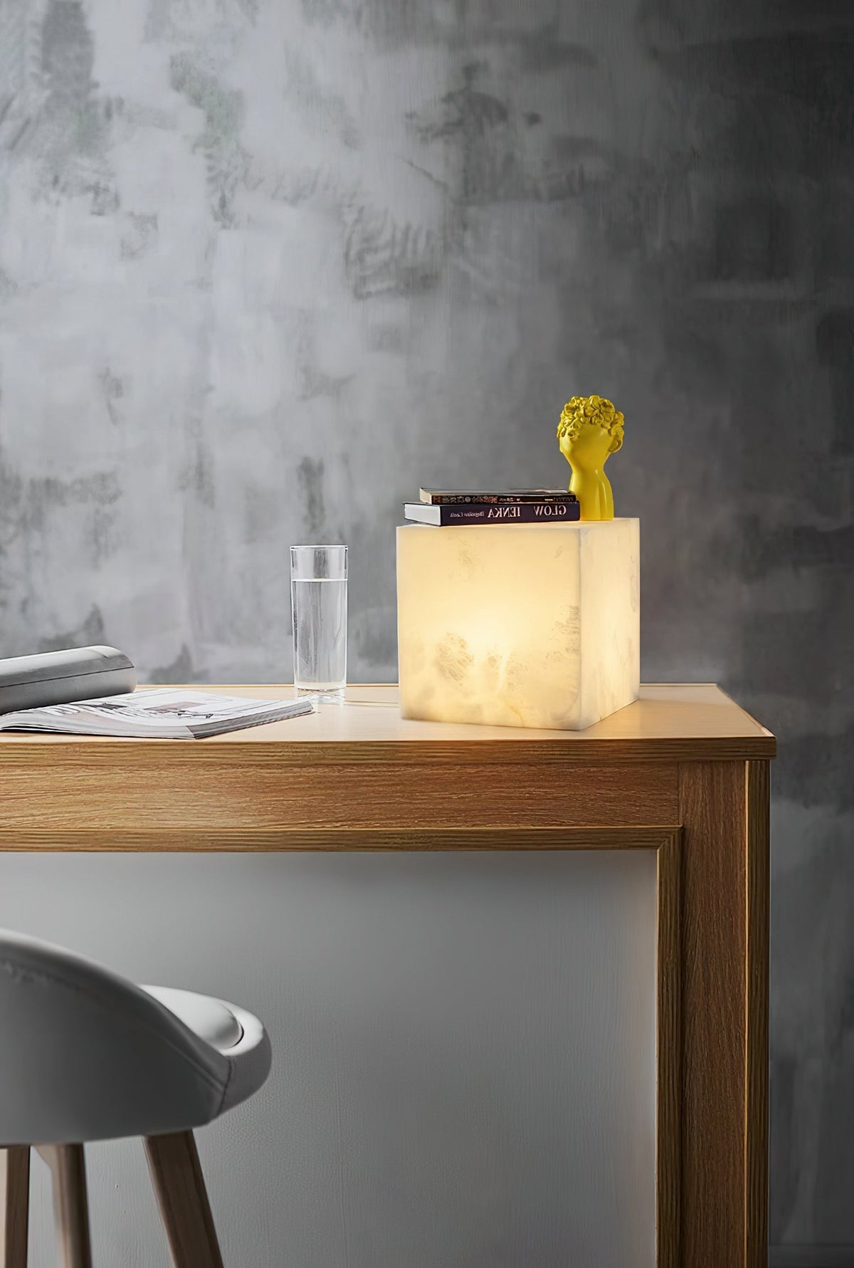 alabaster-cubic-table-lamp