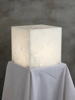 alabaster-cubic-table-lamp