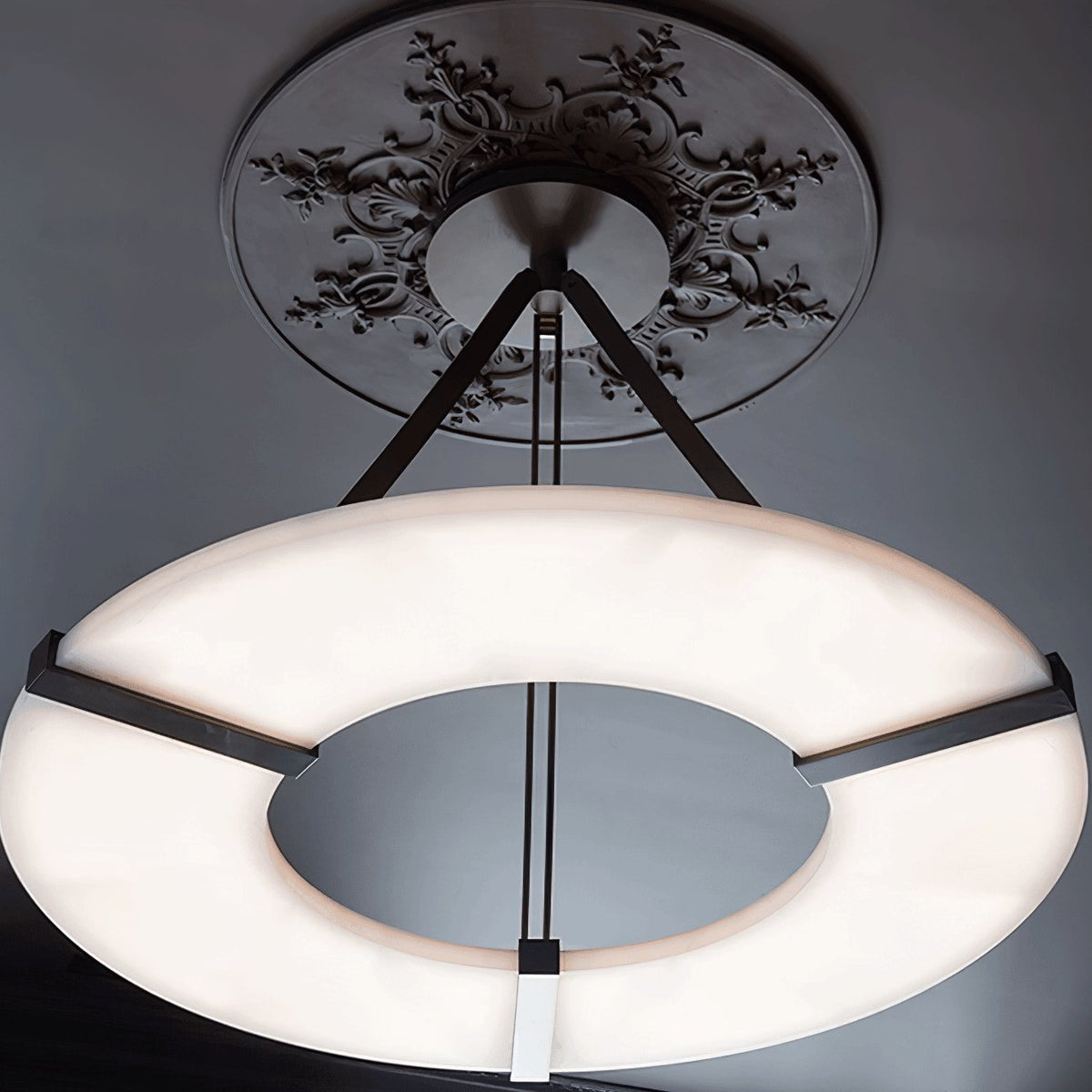 Alabaster Halo Pendant Light – Modern Minimalist LED Chandelier